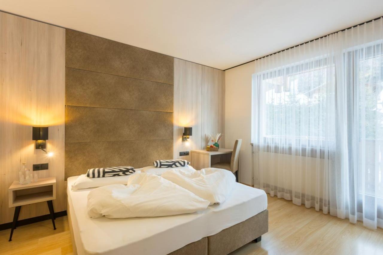 Biovita Hotel Alpi Sexten Esterno foto
