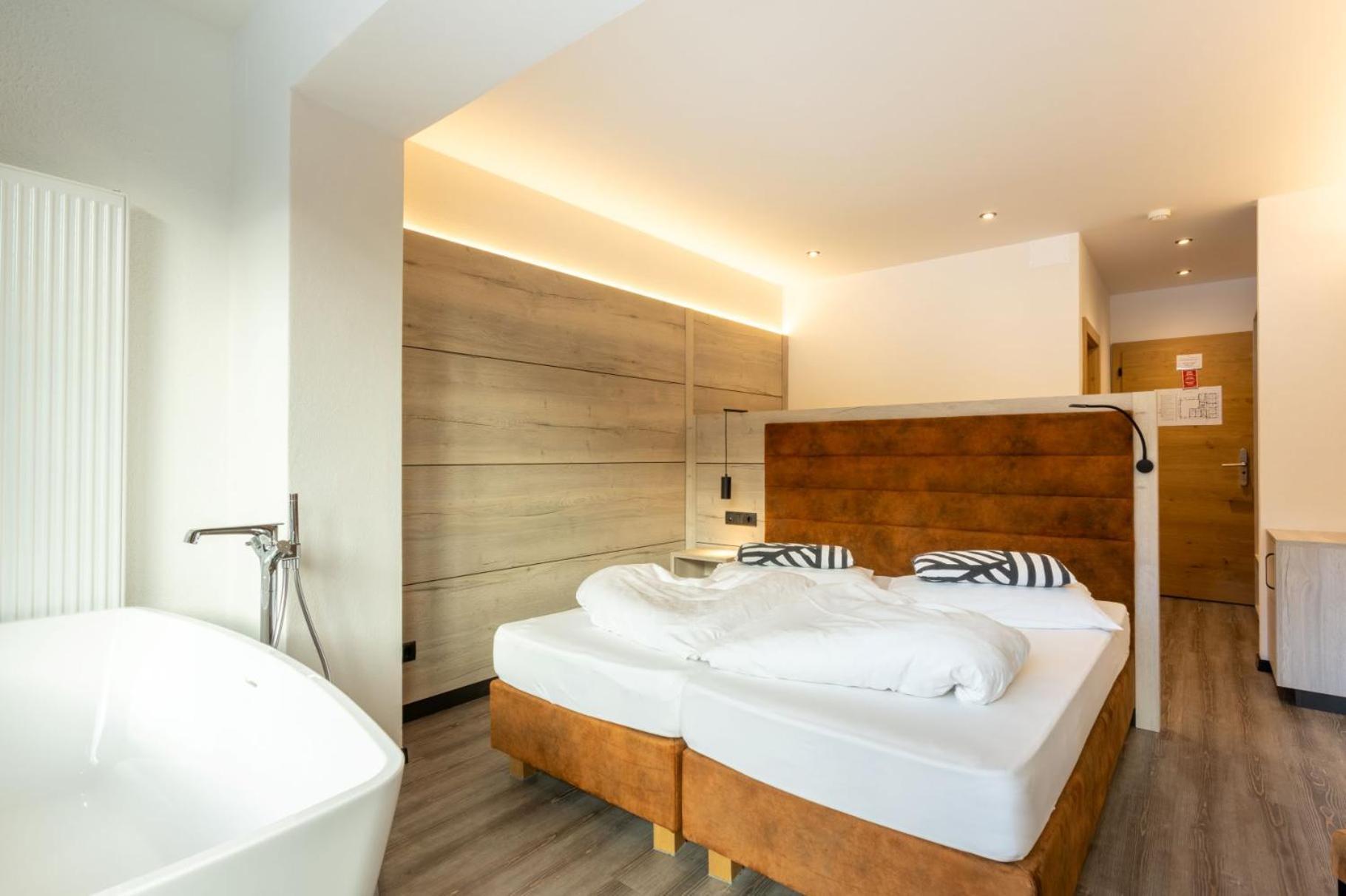 Biovita Hotel Alpi Sexten Esterno foto